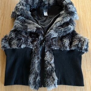 Dots Faux Fur Trim Hooded Vest - Black and Gray